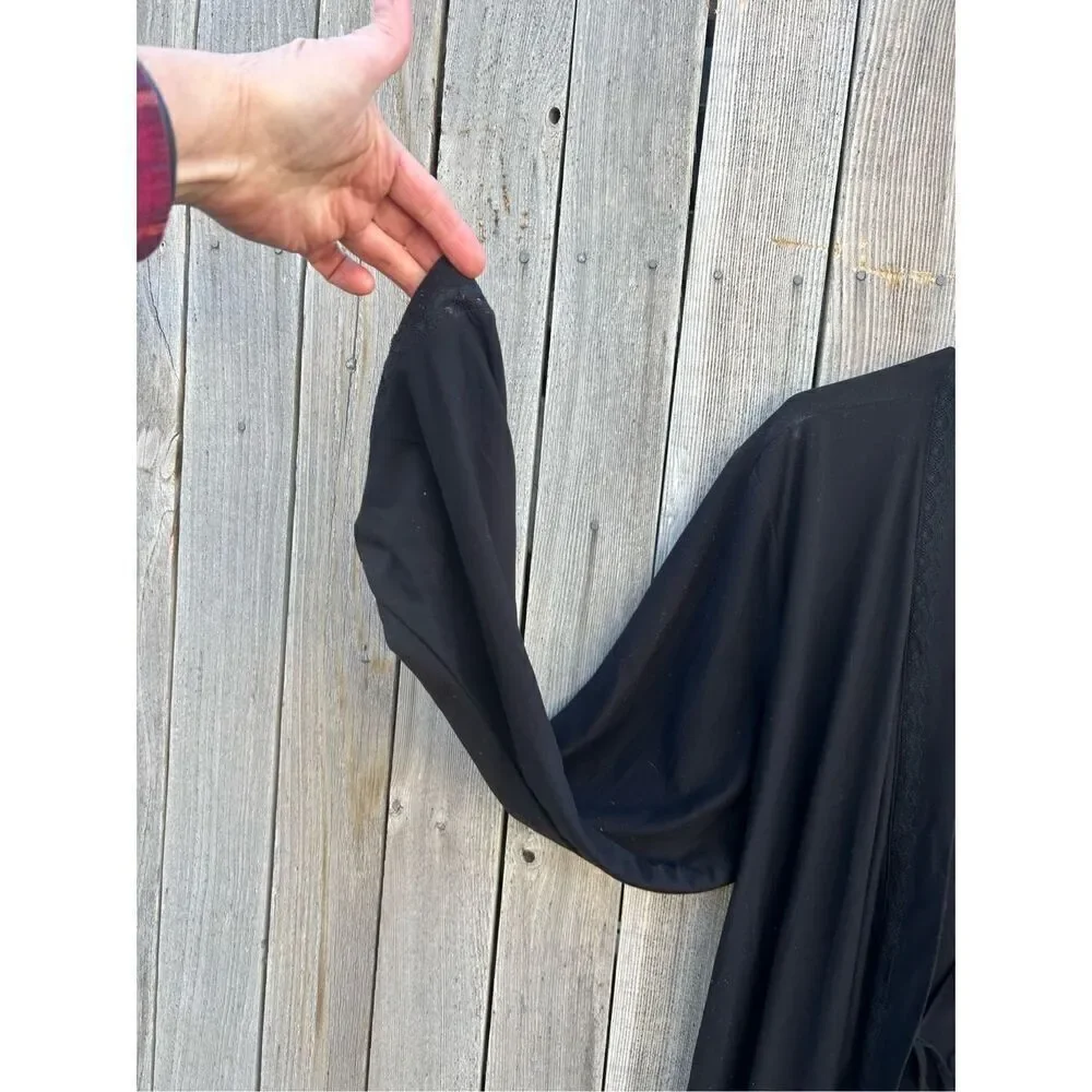 Drift Away robe long sleeve lace black size small